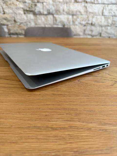 MacBook Air 13 inch EARLY 2015 1.6GHz, INTEL Core i5 8GB RAM 256GB SSD