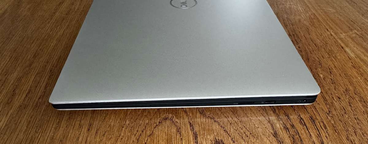 Dell XPS 13 7390 13.3" 4K TOUCH 60Hz, Intel Core i7-10510U 2.3GHz, 16GB DDR4 RAM, 1TB SSD