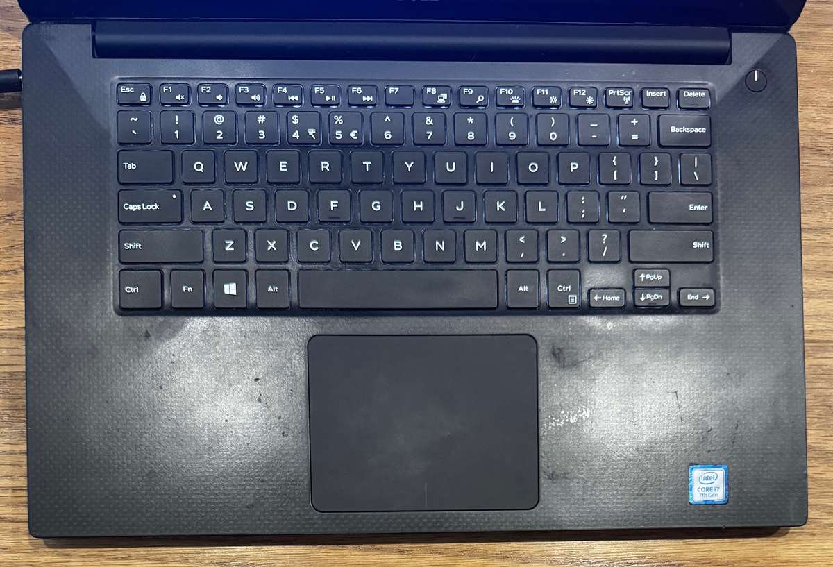 Dell XPS 9560 4K 15.6", Nvidea GTX 1050, Intel I7-7700HQ 2.8GHz, 16GB RAM, 256GB SSD PLEASE READ!!!