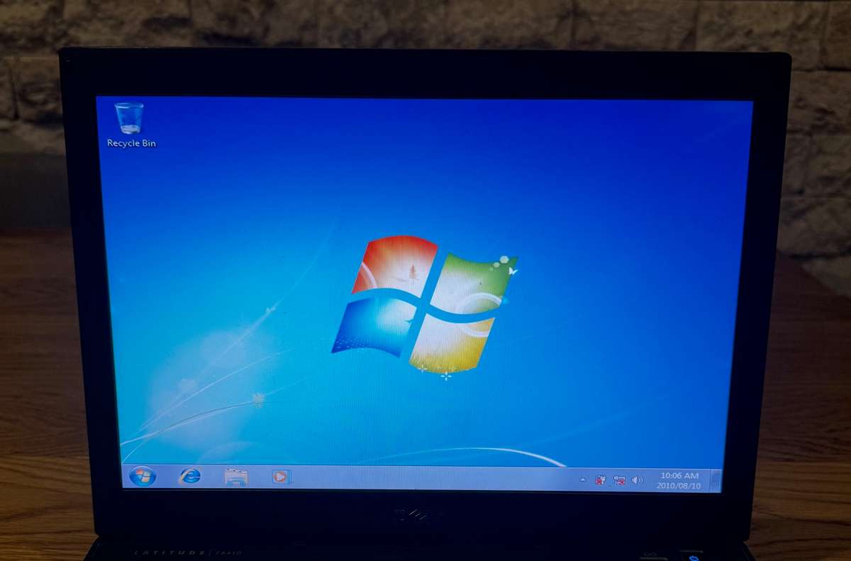 Dell Latitude E6410 14.1", Intel Core I5 M520 2.4GHz, 4GB RAM, 250GB HDD PLEASE READ!!!