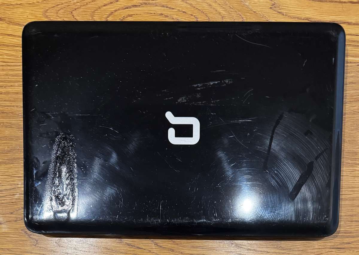 HP Compaq Presario CQ58-200EI 15.", Intel Celeron B830 1.8GHz, NO RAM, NO HDD PLEASE READ!!!