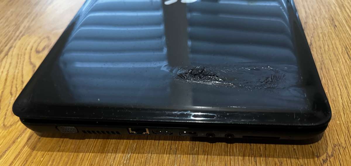 HP Compaq Presario CQ58-200EI 15.", Intel Celeron B830 1.8GHz, NO RAM, NO HDD PLEASE READ!!!