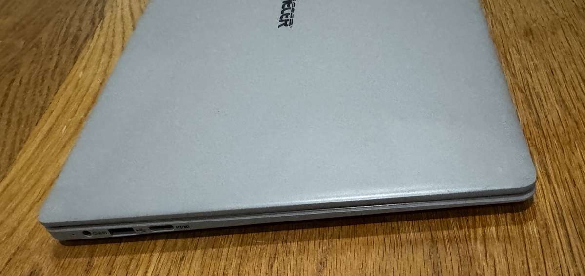 Mecer Wizard 2.0 CA14D01 14", Intel Celeron N3350 1.1GHz, 4GB RAM, PLEASE READ!!!