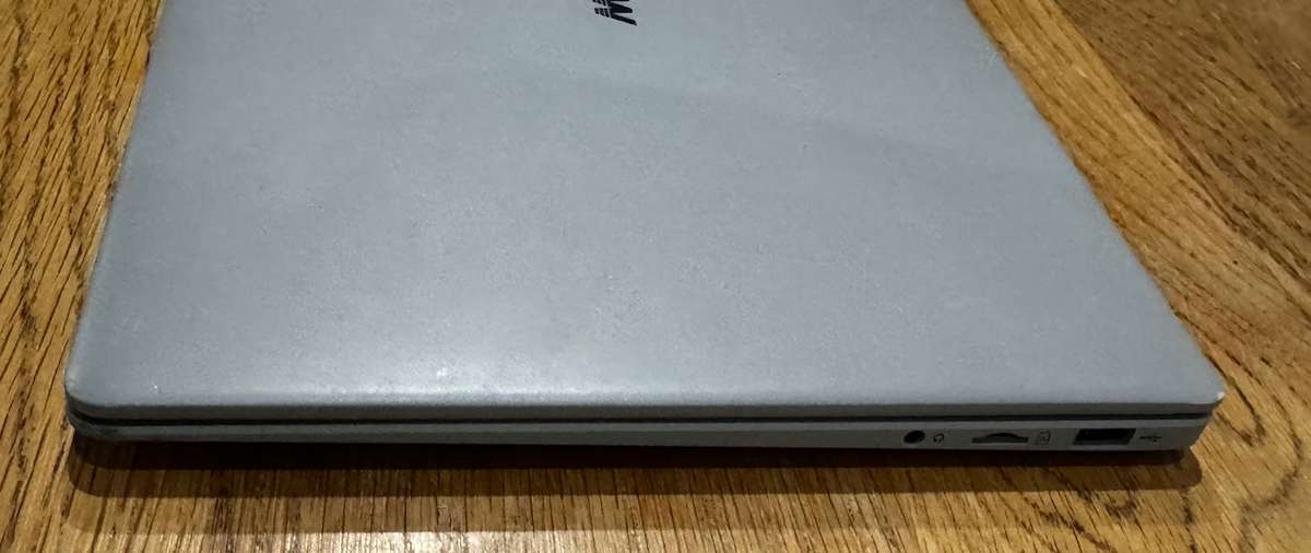 Mecer Wizard 2.0 CA14D01 14", Intel Celeron N3350 1.1GHz, 4GB RAM, PLEASE READ!!!