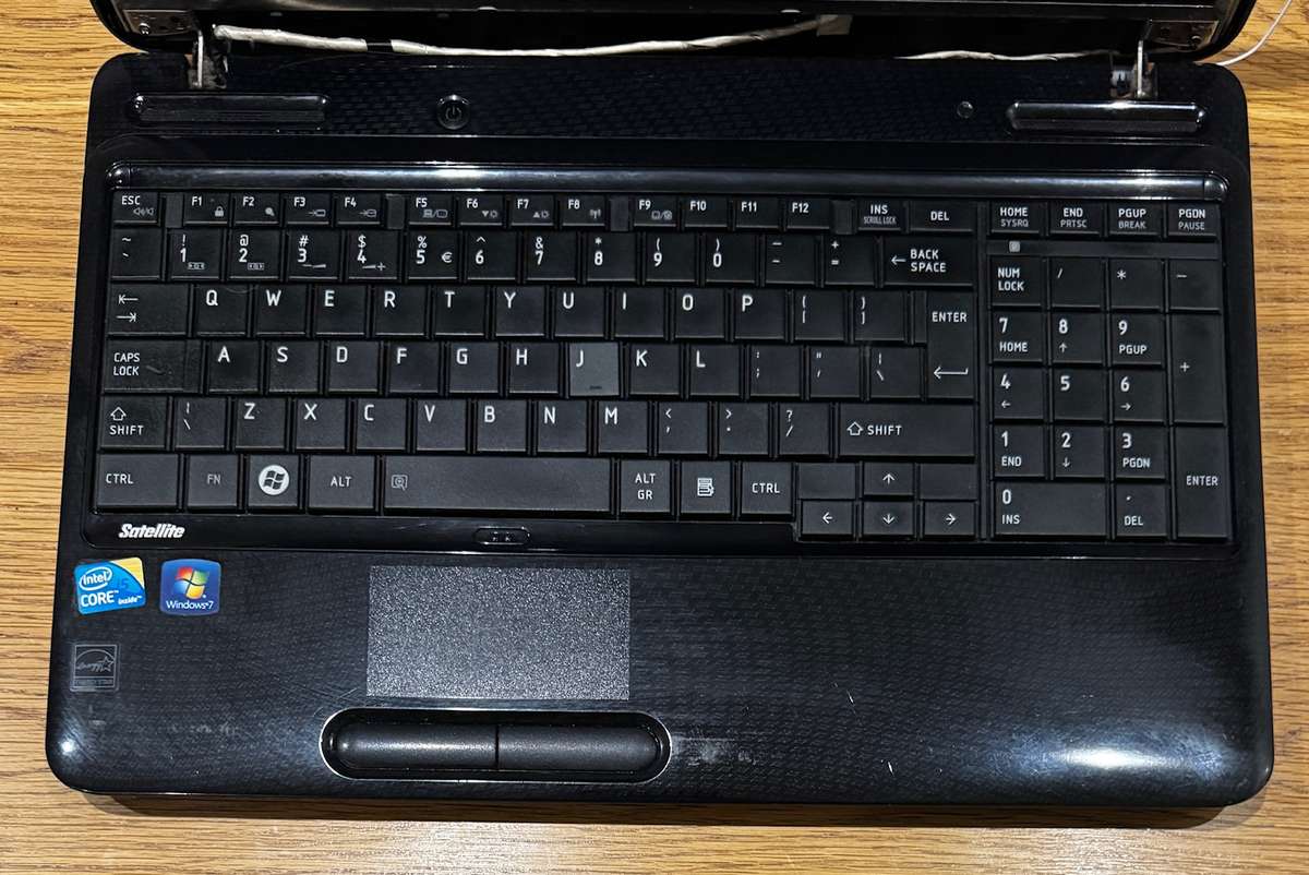 TOSHIBA Satellite L650-15G 15.6", Intel Core i5-430M 2.26GHz, 3GB RAM PLEASE READ!!!