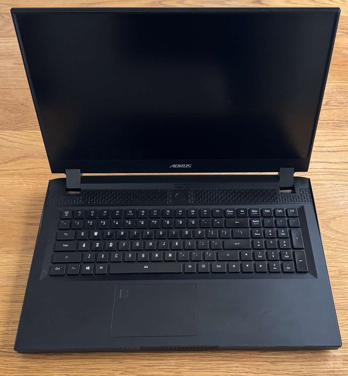 Gigabyte AORUS 17G XC 17.3", Intel Core i7-10870H 2.20GHz, RTX 3070, 8GB Ram, 256GB SSD, READ BELOW!