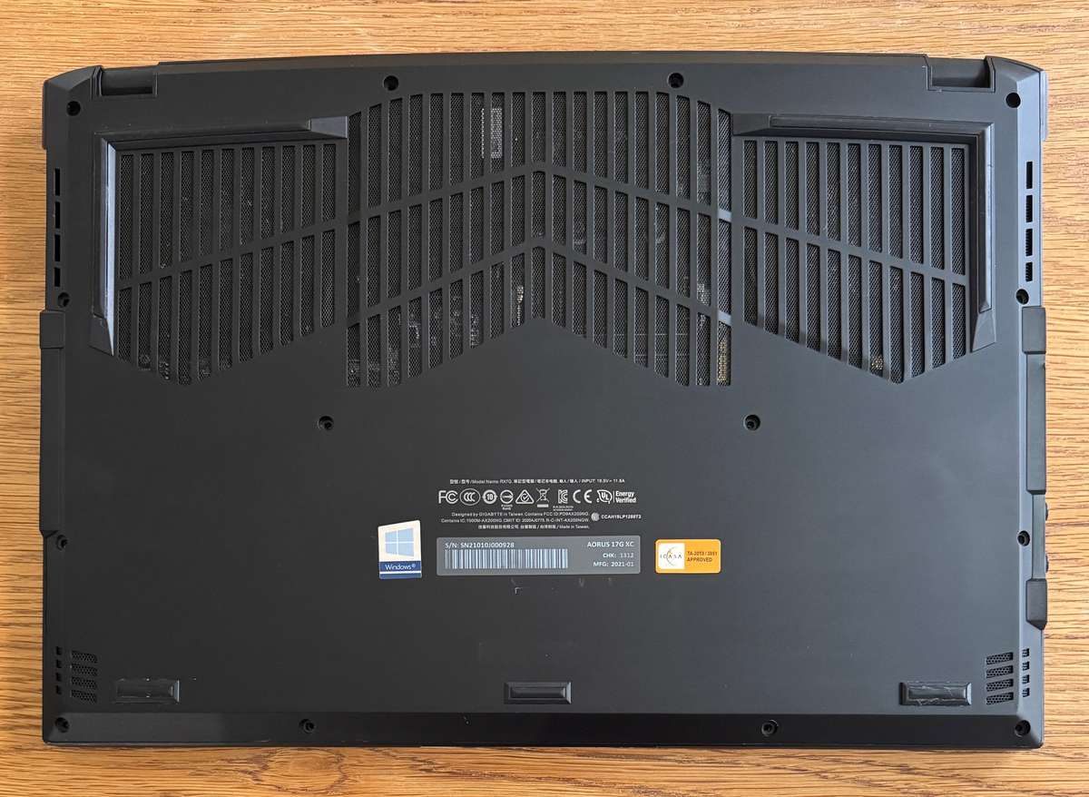 Gigabyte AORUS 17G XC 17.3", Intel Core i7-10870H 2.20GHz, RTX 3070, 8GB Ram, 256GB SSD, READ BELOW!