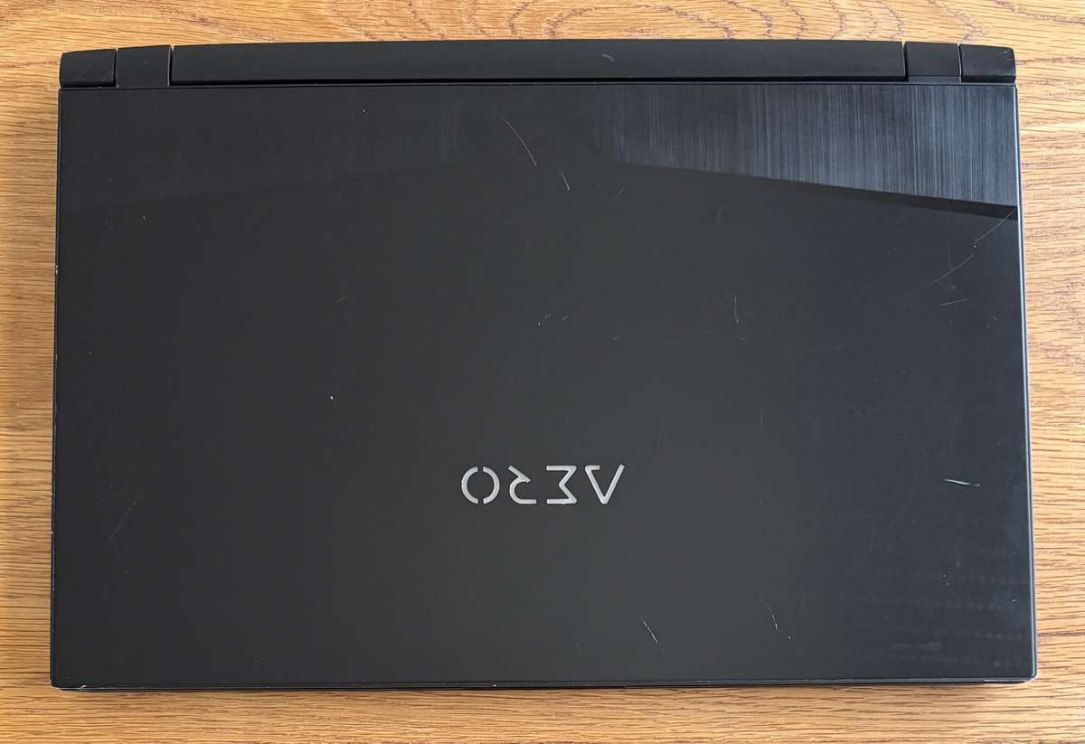 Gigabyte Aero 17 XB 17.3", Intel Core i7-10875H 2.30GHz, RTX 2070 Super, 20GB Ram, 256GB SSD