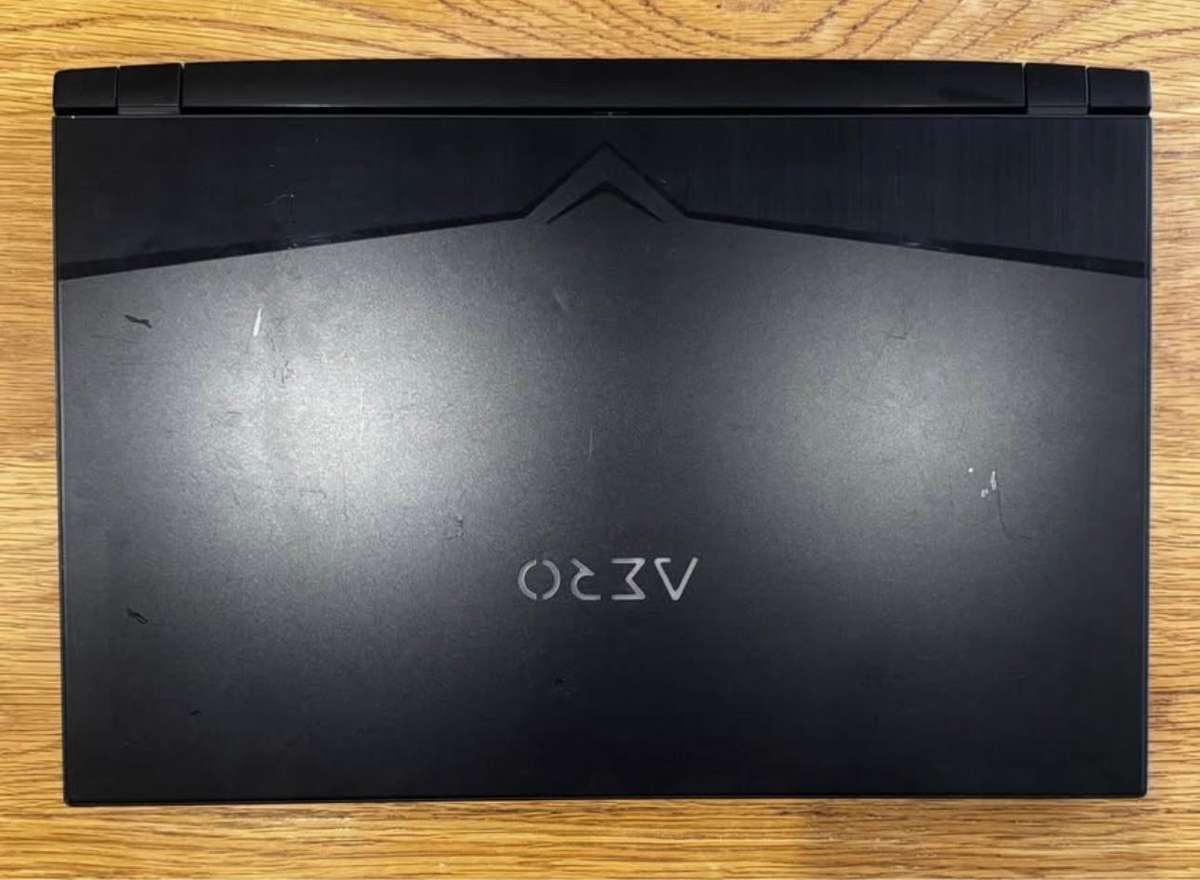 Gigabyte Aero 17 XB 144Hz 17.3", Intel Core i7-10875H 2.30GHz, RTX 2070 Super, 16GB Ram, 1TB SSD