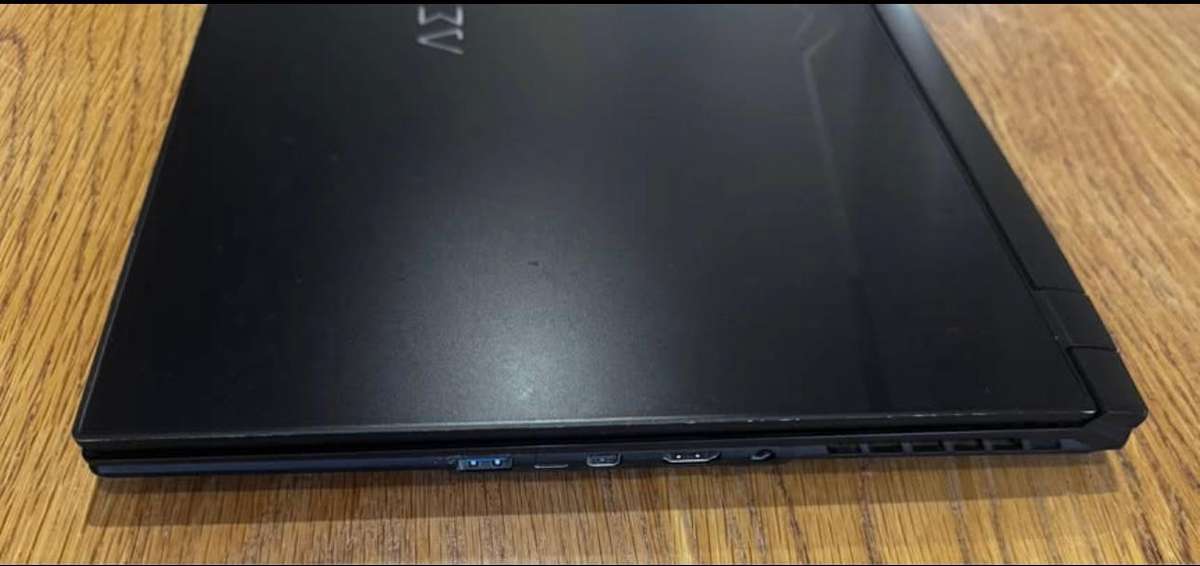 Gigabyte Aero 17 XB 144Hz 17.3", Intel Core i7-10875H 2.30GHz, RTX 2070 Super, 20GB Ram, 500B SSD