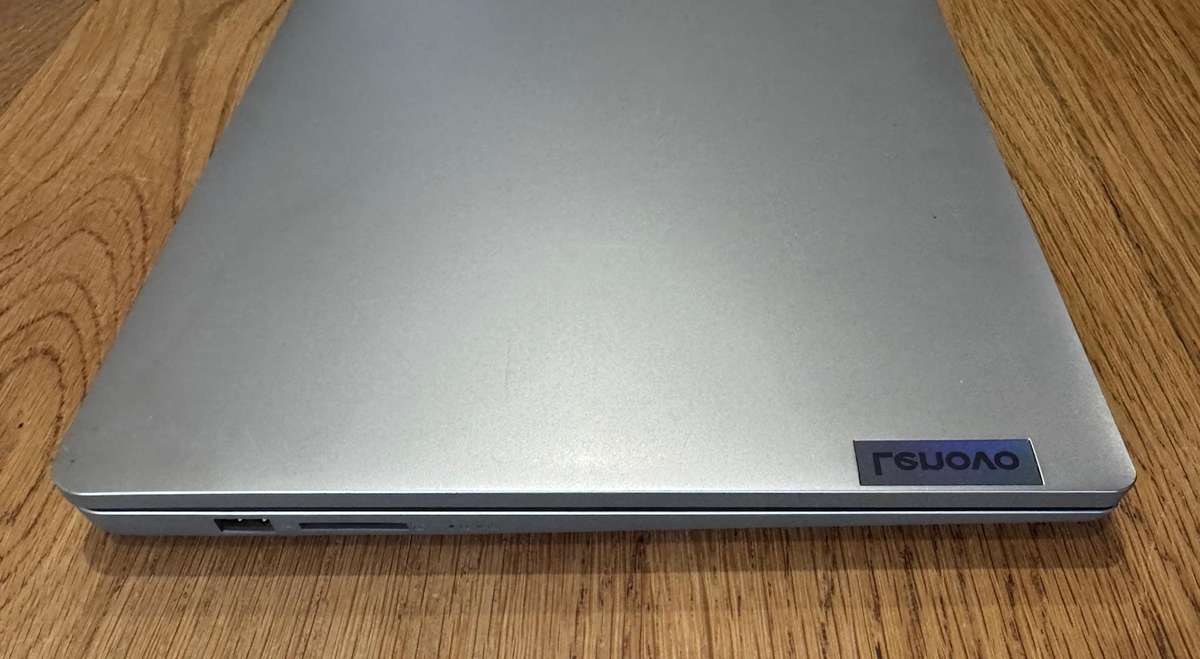 Lenovo Ideapad 1 15AMN7 15.6", AMD Ryzen 5 7520U 2.80GHz, AMD Radeon 610M, 8GB RAM, PLEASE READ!!!