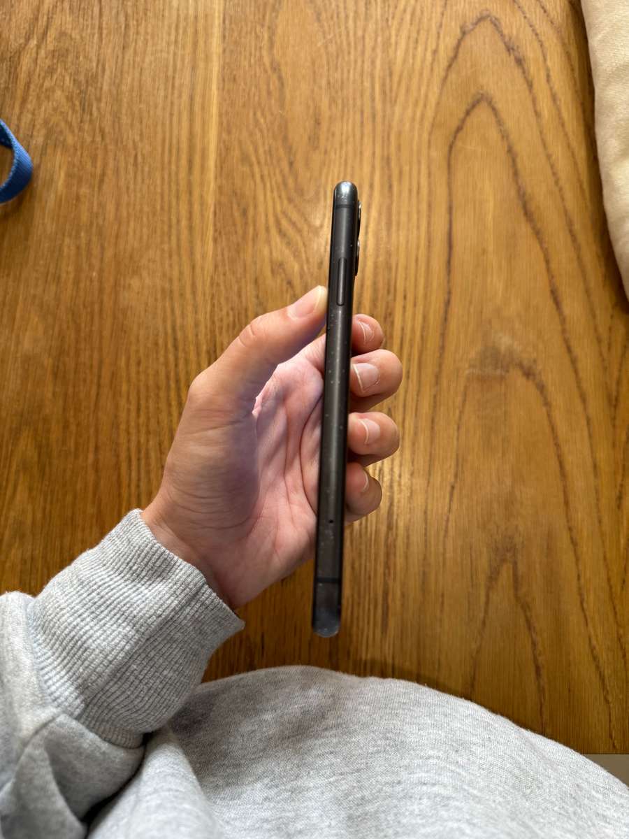 IPHONE 11 64GB BLACK