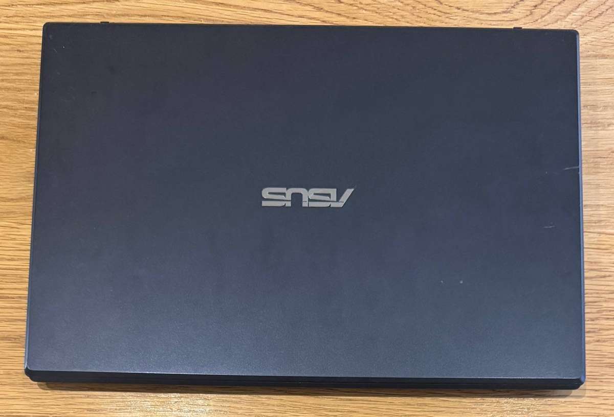 Asus VivoBook 15 15.6",GTX 1650 4GB VRAM , Intel Core i5-9300H 2.40GHz, 24GB RAM, 500GB SSD, READ!!!