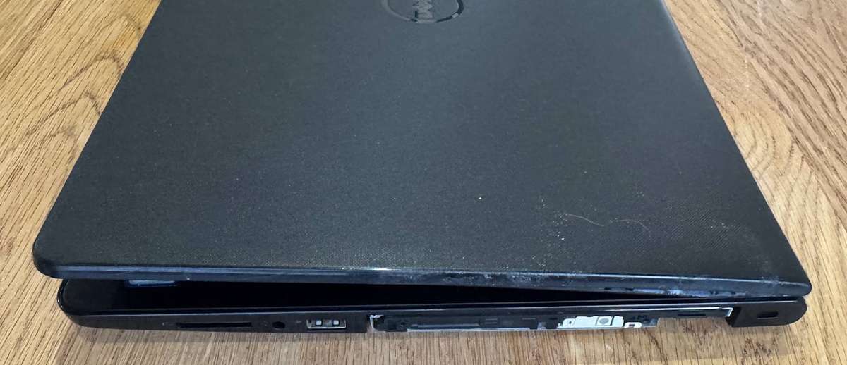 Dell Inspiron 15 3567 15.6", Intel Core i3-6006U 2.00GHz, 8GB RAM, 256GB SSD, PLEASE READ!!!