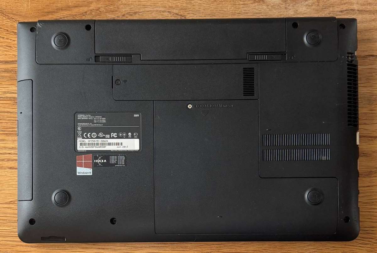 Samsung NoteBook 3 15.6", AMD Radeon HD 7600M, Intel Core i5-3210M 2.50GHz, 6GB RAM, 250GB HDD