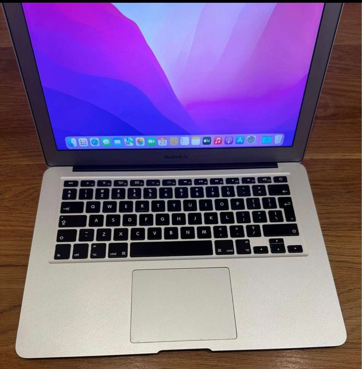 MacBook Air 13 inch 2017 1.8GHz i5 8GB RAM 128GB SSD NEW BATTERY, EXCELLENT CONDITION