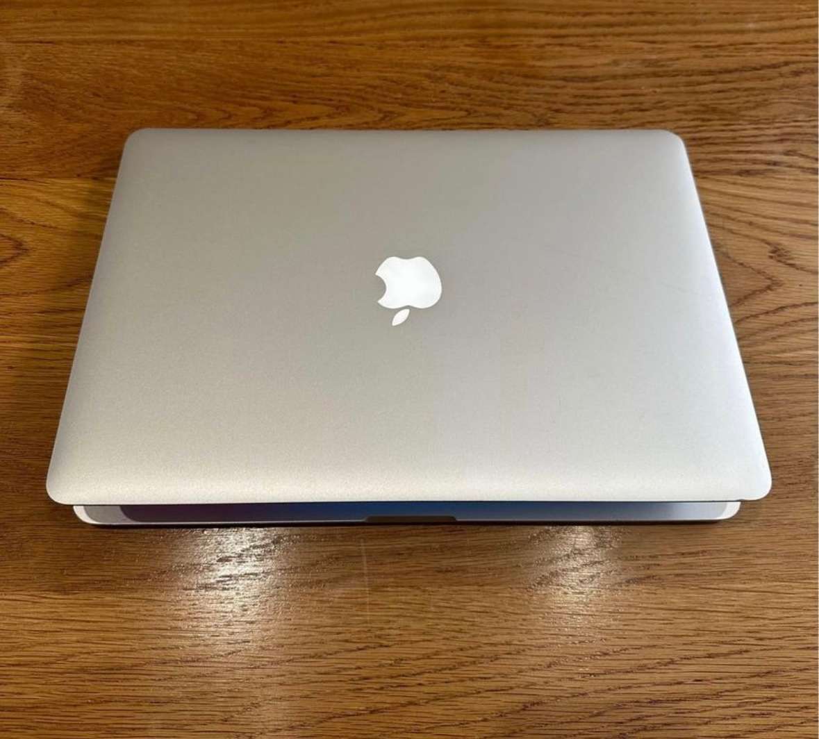 Apple MacBook Pro 15" Retina Mid 2014, Intel Core i7, 256gb SSD, 16gb Ram, 2.2GHz NEW BATTERY