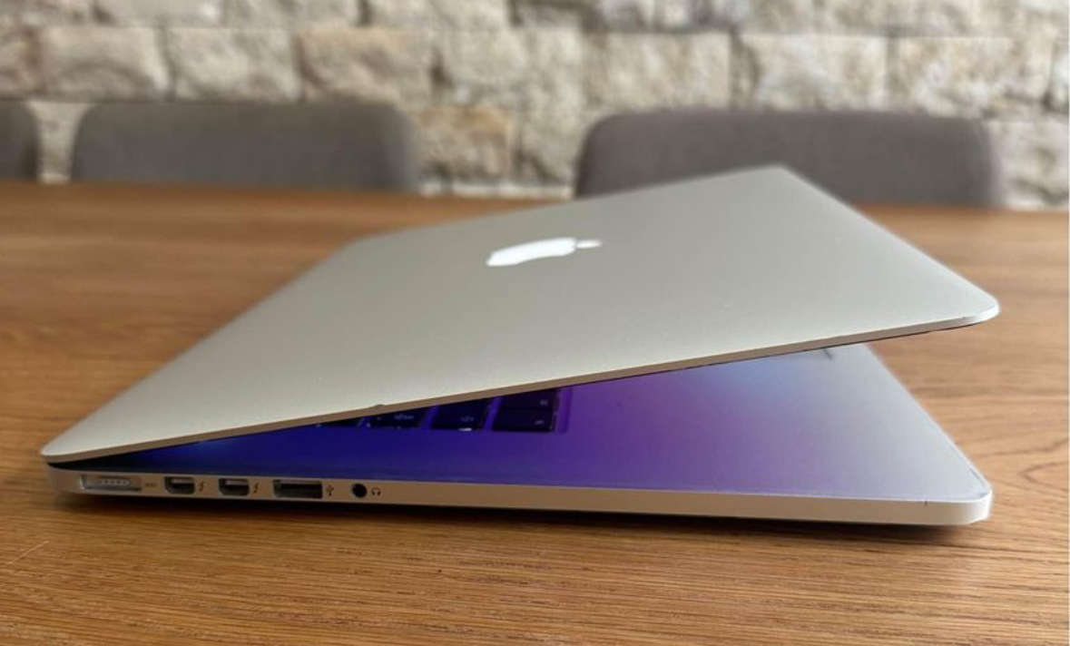 Apple MacBook Pro 15" Retina Mid 2015, Intel Core i7, 512GB SSD, 16GB RAM, 2.2GHz