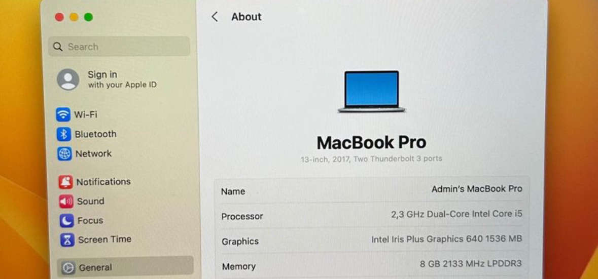 Apple MacBook Pro 13 Retina 2017 Silver, Intel Core i5, 128gb SSD, 8gb Ram, 2.3GHz