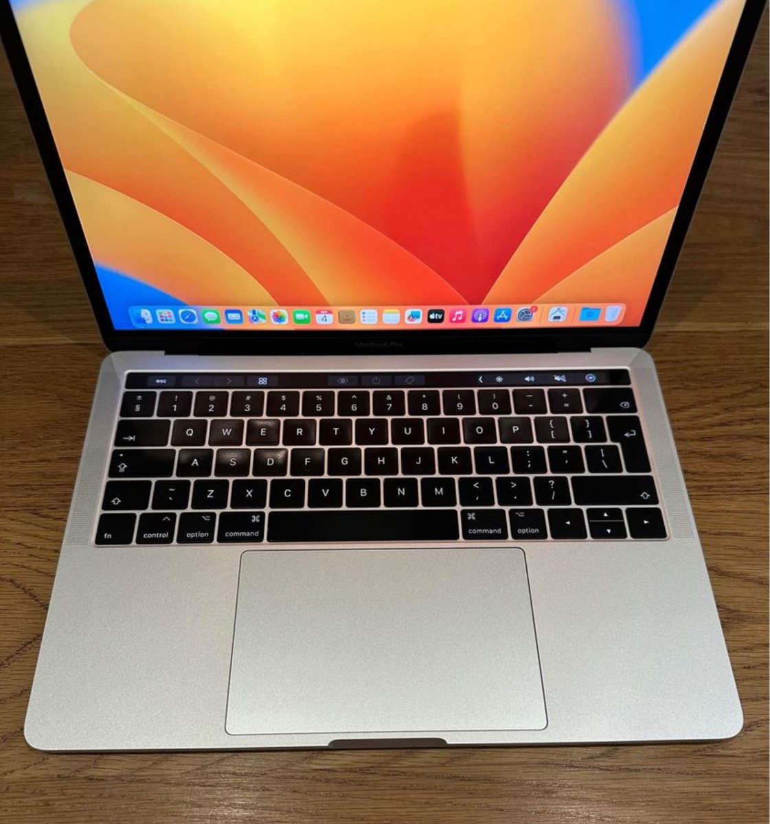 MacBook Pro 13 inch 2017 TouchBar 3.1GHz i5 8GB RAM 512GB SSD Silver