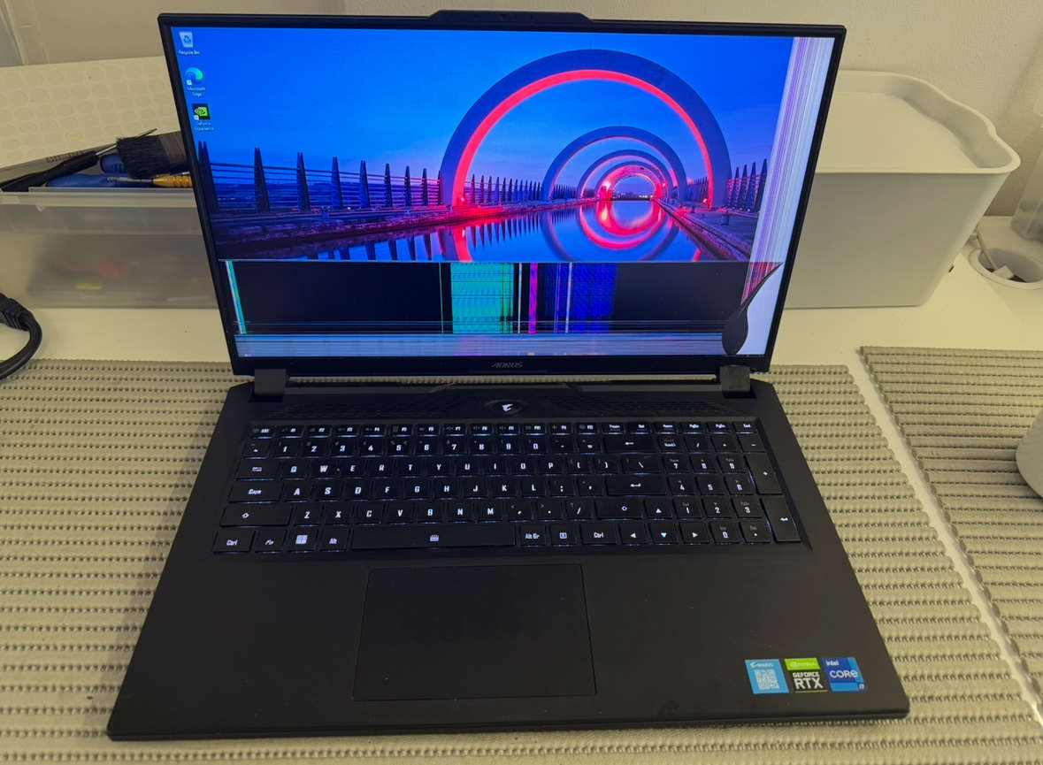 Gigabyte AORUS XE4, RTX 3070Ti GPU, Core i7-12700H 4.70GHz, 17.3" Full HD360Hz, 32GB PLEASE READ!!!