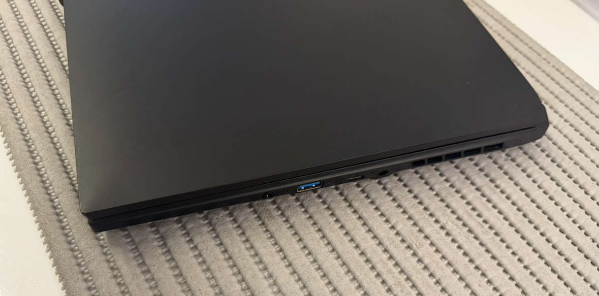 Gigabyte AORUS XE4, RTX 3070Ti GPU, Core i7-12700H 4.70GHz, 17.3" Full HD360Hz, 32GB PLEASE READ!!!