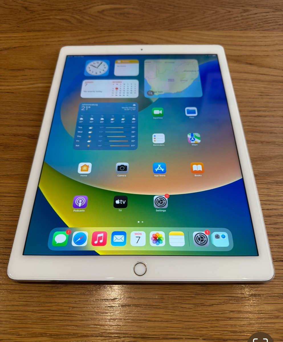 IPAD PRO 12.9 1st GEN 128GB, WIFI / CELLULAR GOLD