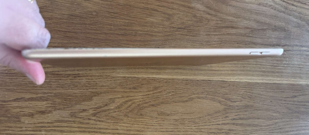 IPAD 8th GEN 128GB, WIFI , ROSE GOLD