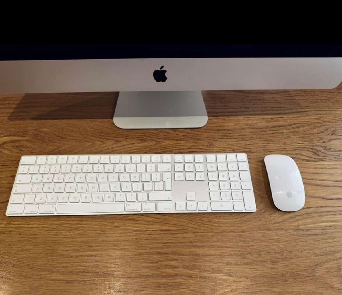 Apple iMac 27"  5K Retina, Late 2015, Intel Core i5, 1TB SSD, 32gb Ram, 3.2GHz