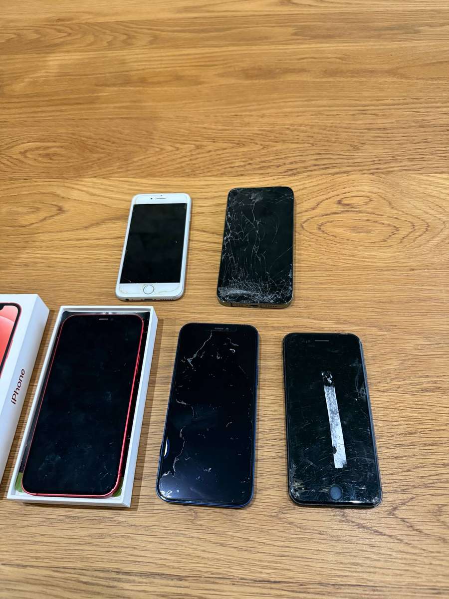 Apple iPhone bulk lot for spares and parts