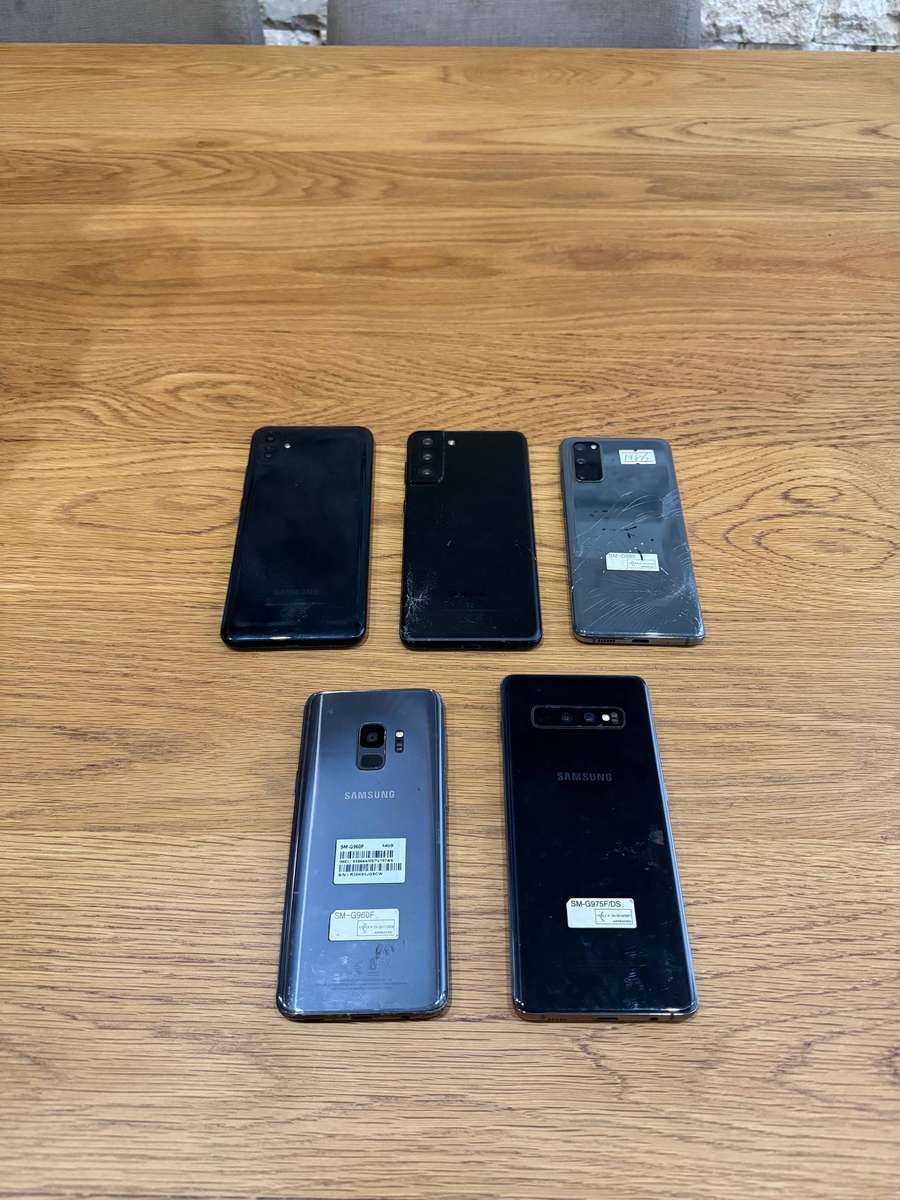Samsung phones for spares and parts