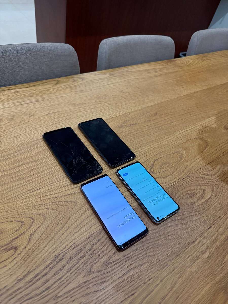 Samsung phones for spares and parts