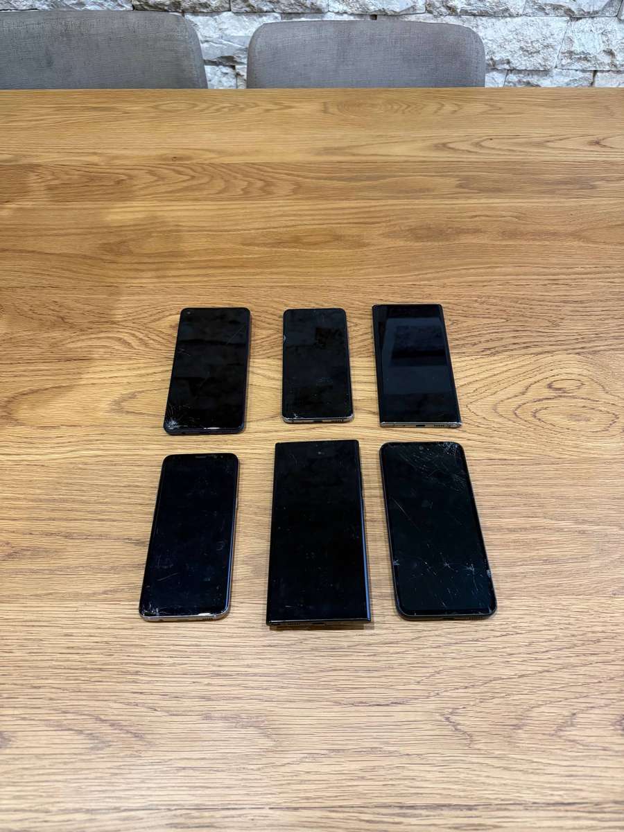 Samsung phones for spares and parts
