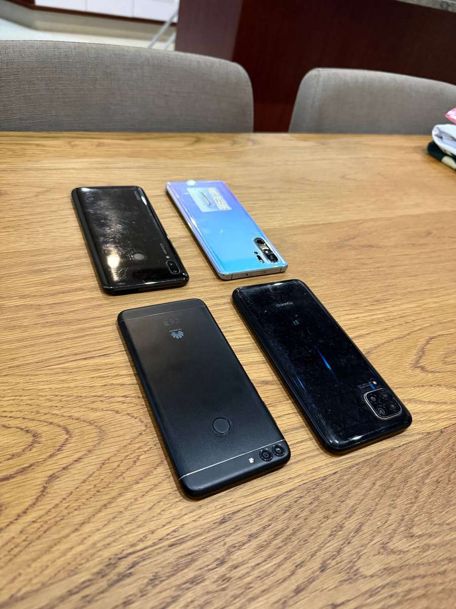 Huawei phones for spares and parts