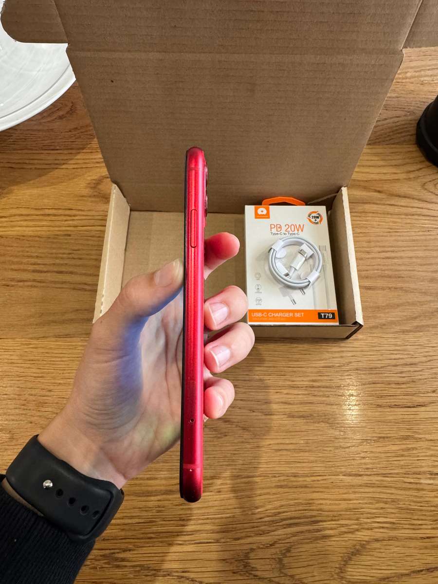 IPHONE 11 64GB RED
