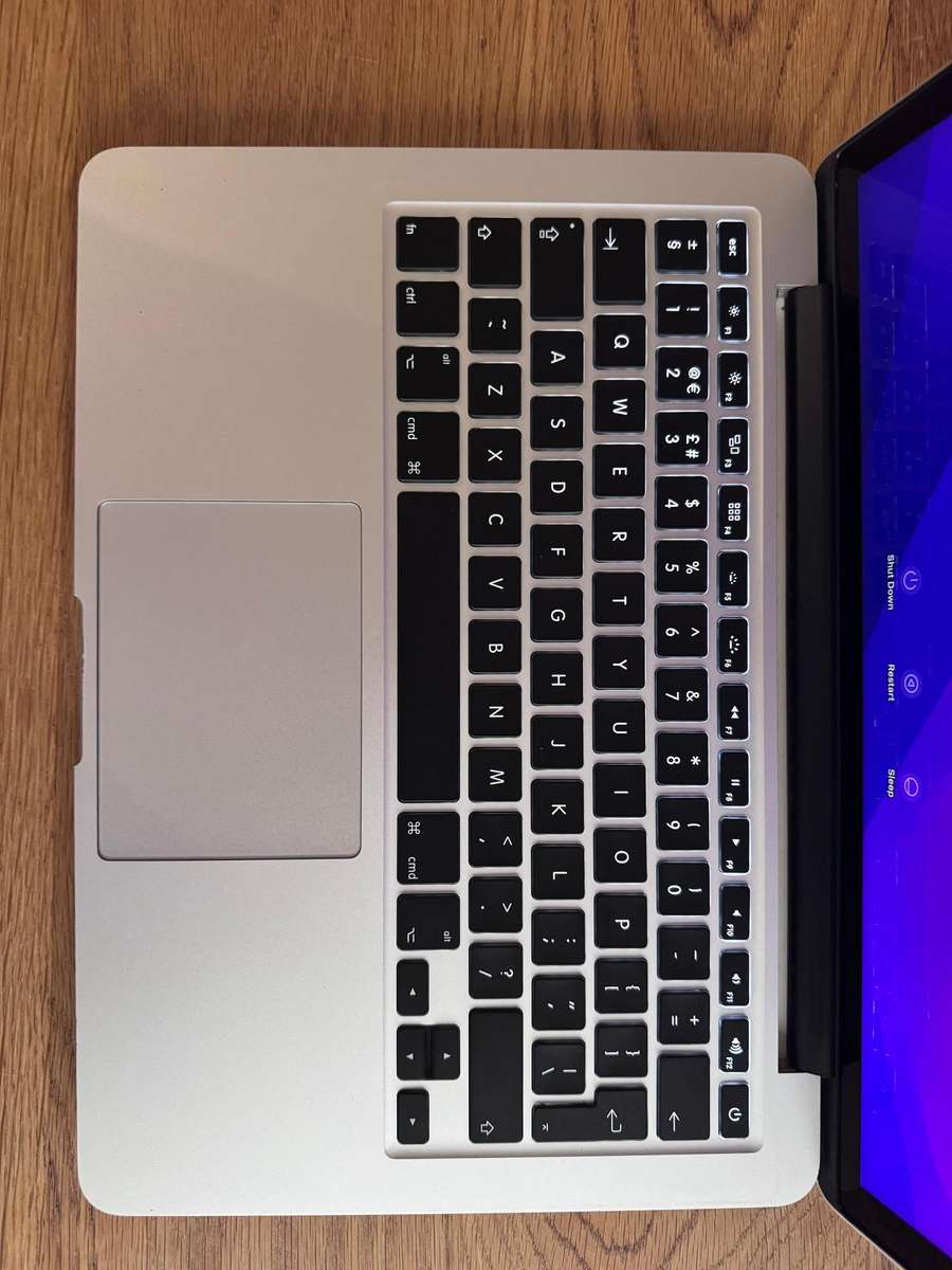 MacBook Pro 13` Retina Early 2015, Intel Core i5, 256GB SSD, 8GB RAM, 2.7GHz
