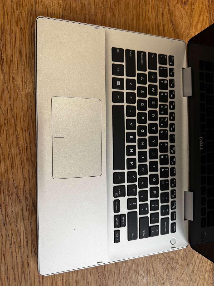 DELL INSPIRON P93G001 Intel Core i5-8265U, 8GB RAM DDR4 RAM 256GB SSD PLEASE READ!!!