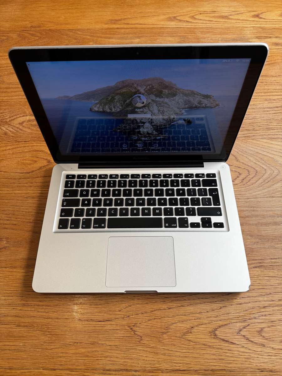 Apple MacBook Pro 13" MID 2012, Intel Core i5, 500gb HDD, 4gb Ram, 2.5GHz NEW BATTERY!!!!