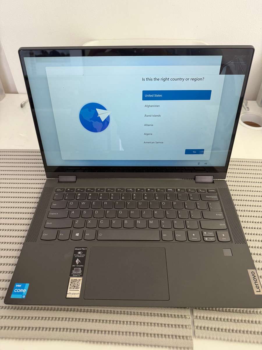 Lenovo Flex 5 Intel® Core i3-1115G4 8GB RAM and 512GB SSD Storage Laptop PLEASE READ!!!