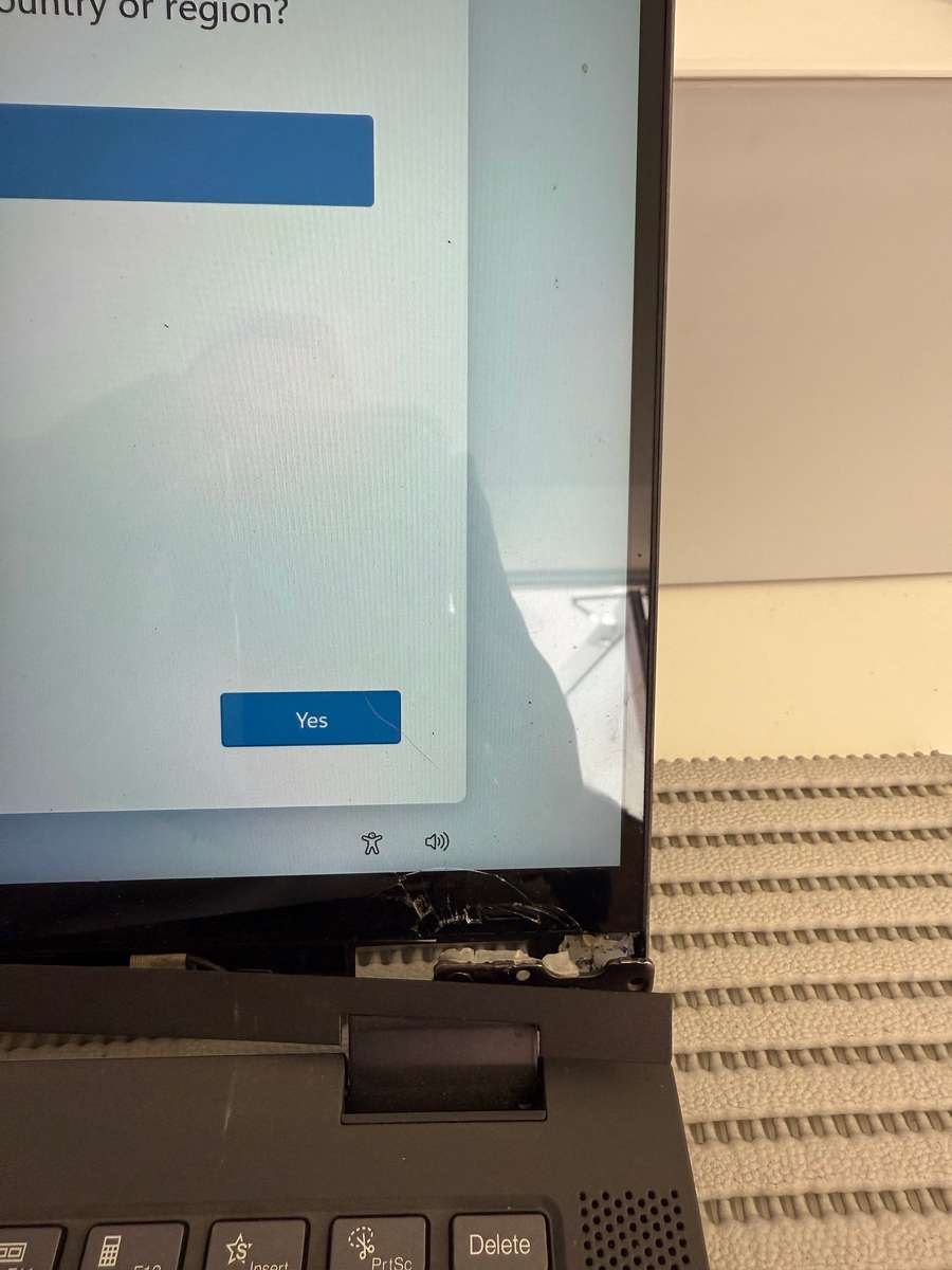 Lenovo Flex 5 Intel® Core i3-1115G4 8GB RAM and 512GB SSD Storage Laptop PLEASE READ!!!