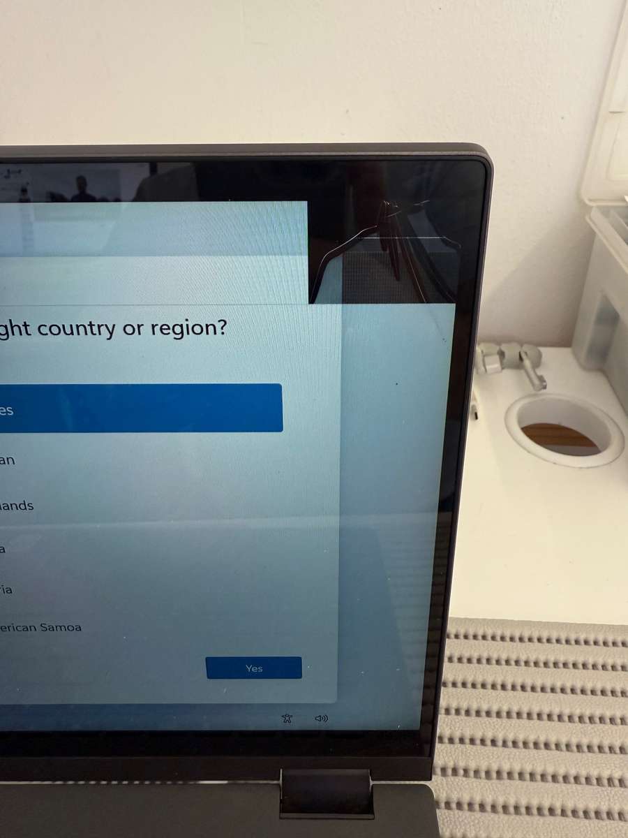 Lenovo Flex 5 Intel® Core i3-1115G4 8GB RAM and 512GB SSD Storage Laptop PLEASE READ!!!