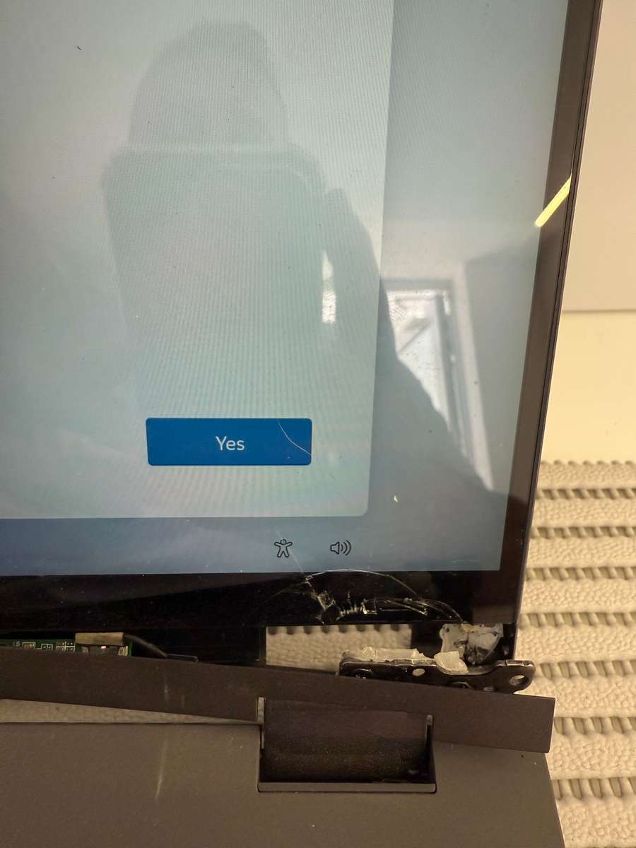 Lenovo Flex 5 Intel® Core i3-1115G4 8GB RAM and 512GB SSD Storage Laptop PLEASE READ!!!