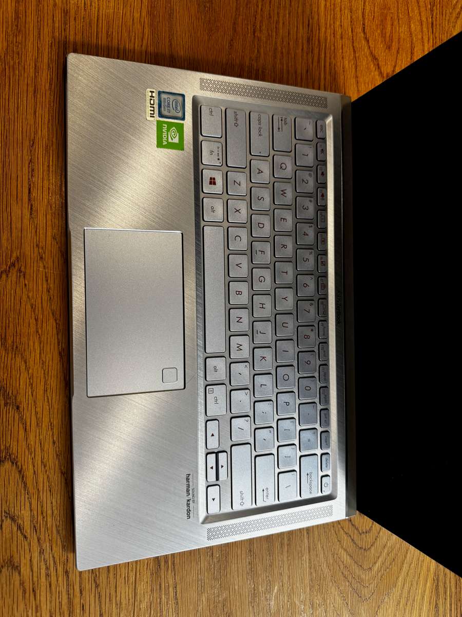 ASUS Zenbook 14 UX431F Intel Core i7-8565U, 8GB RAM DDR4 RAM PLEASE READ!!!