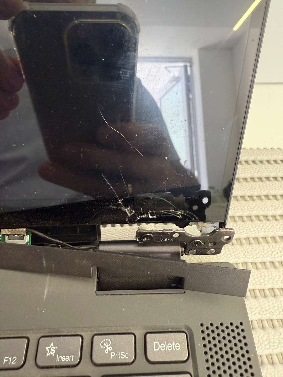 Lenovo Flex 5 Intel® Core i3-1115G4 8GB RAM and 512GB SSD Storage Laptop PLEASE READ!!!