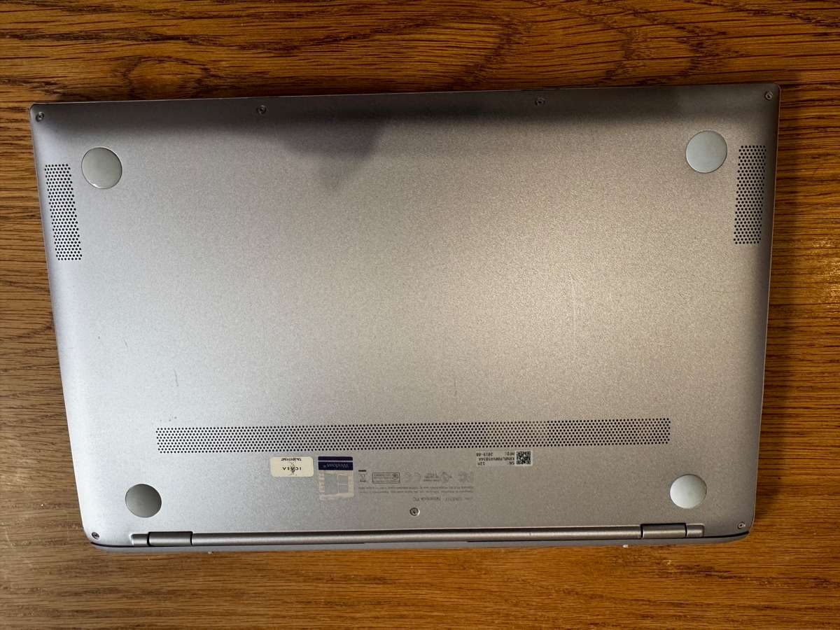 ASUS Zenbook 14 UX431F Intel Core i7-8565U, 8GB RAM DDR4 RAM PLEASE READ!!!