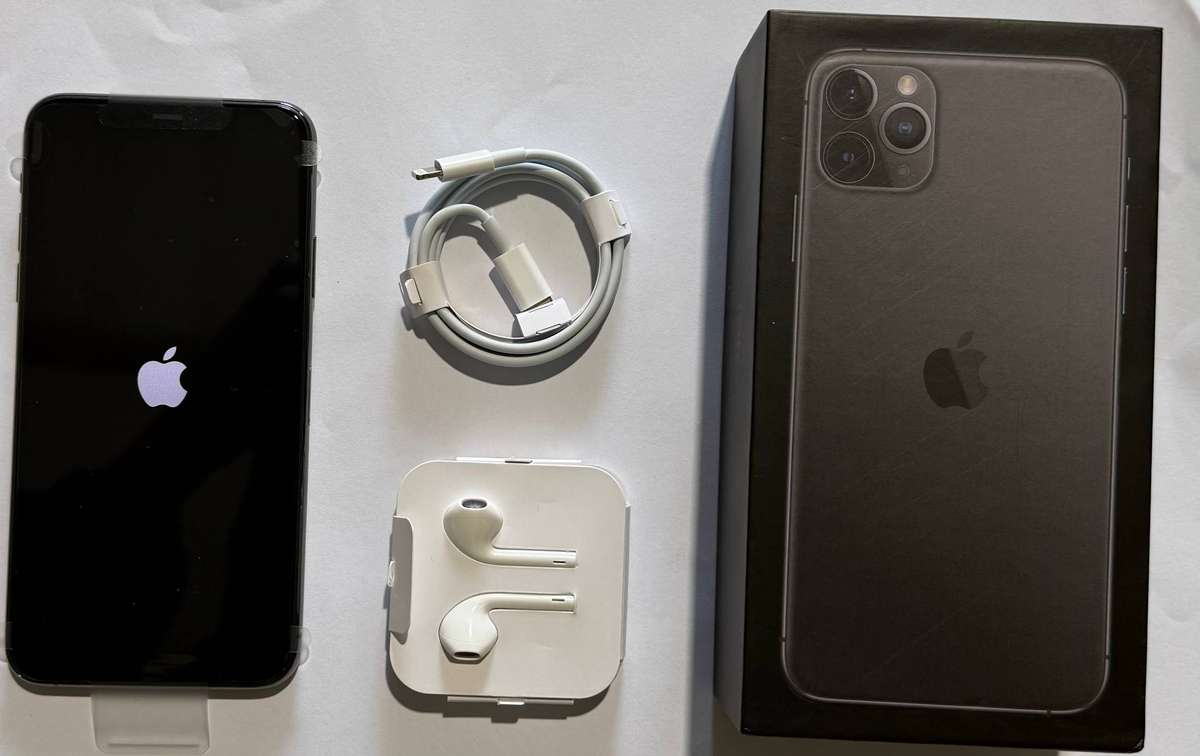 iPhone 11 Pro Max, Midnight Green/Black/Gold 64GB