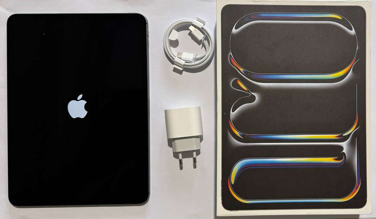 Apple iPad Pro 11-inch 2nd Generation 256GB Space Gray