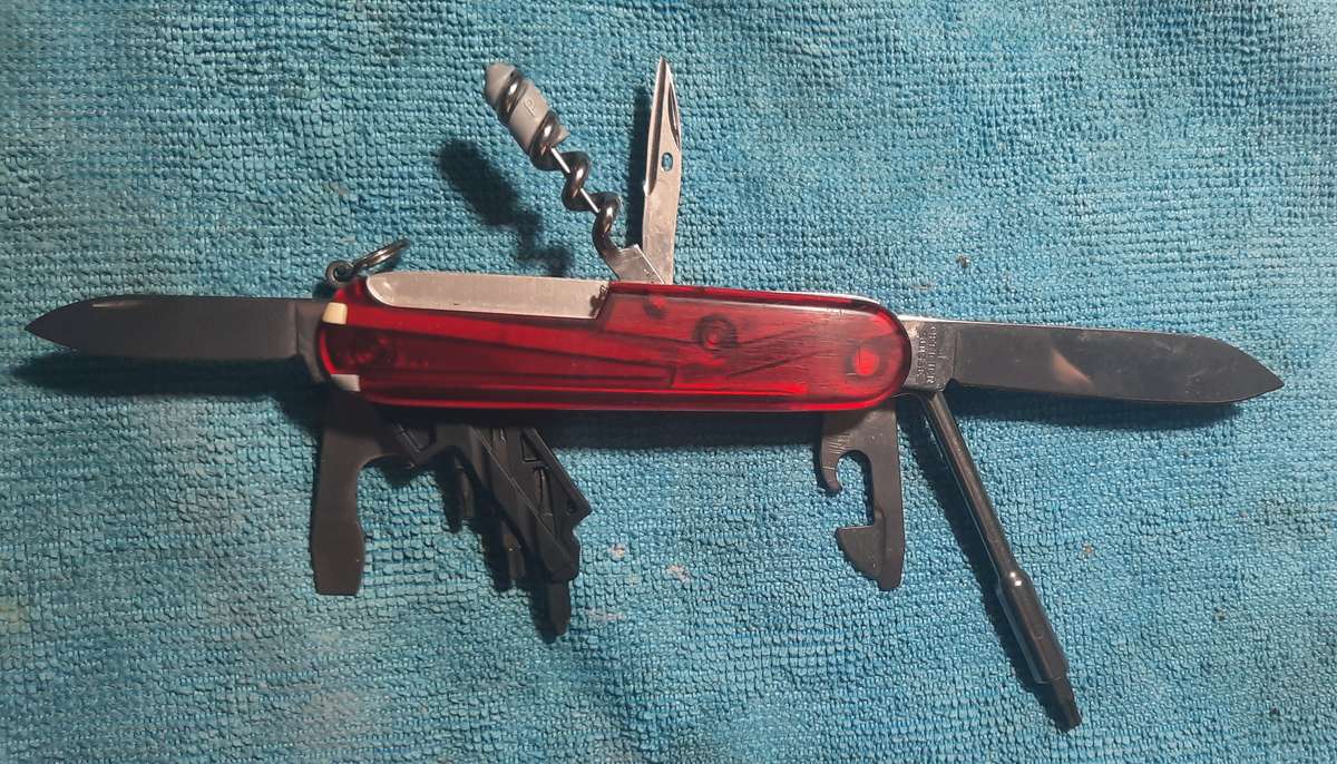 Victorinox Swiss Army knife Cyber Tool S 91mm Translucent Red scales Condition and tools as per pict