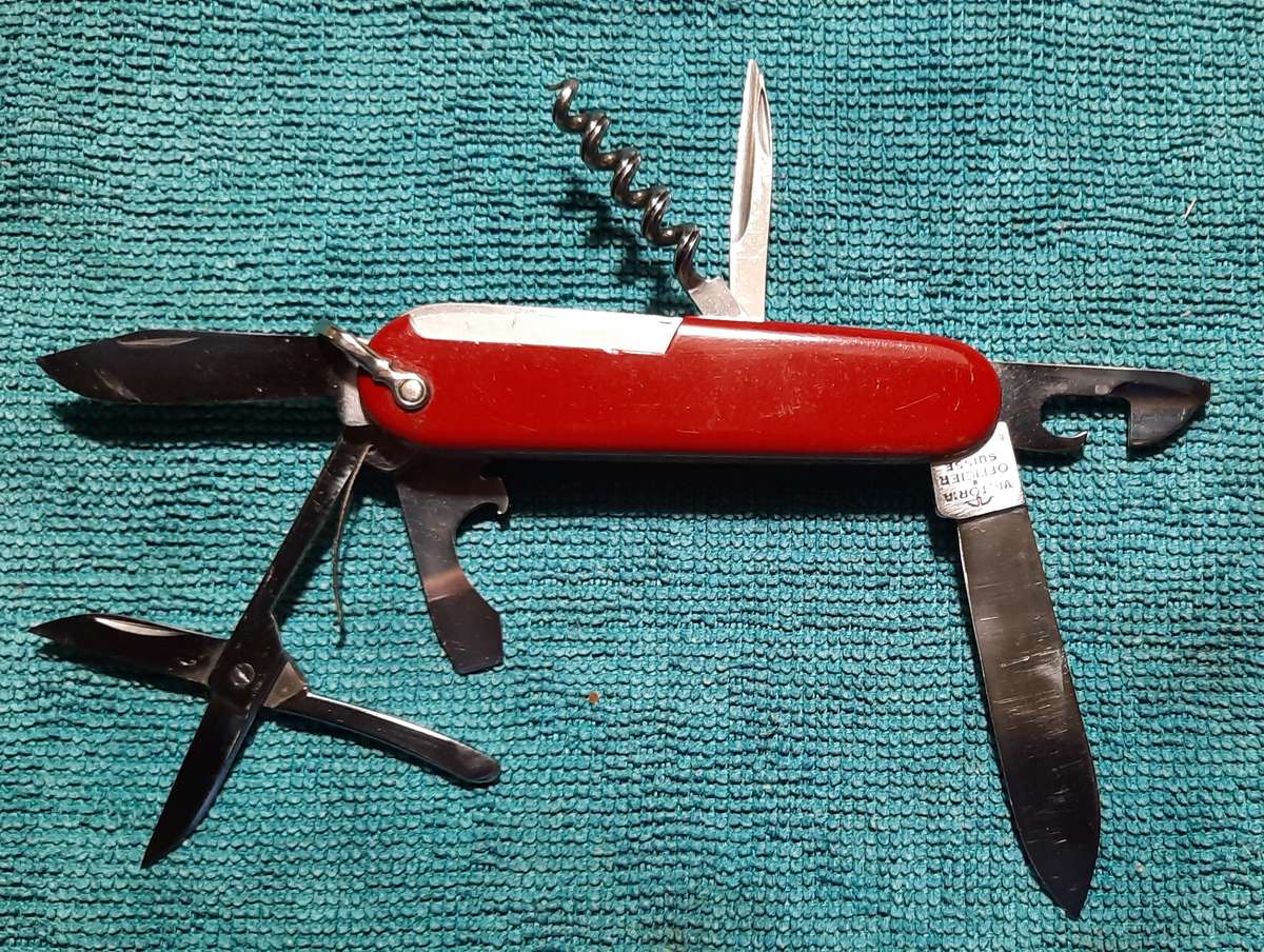 Swiss Army Knife Victoria 1960 Climber Rare with 5 ring grooved cork screw and Bale