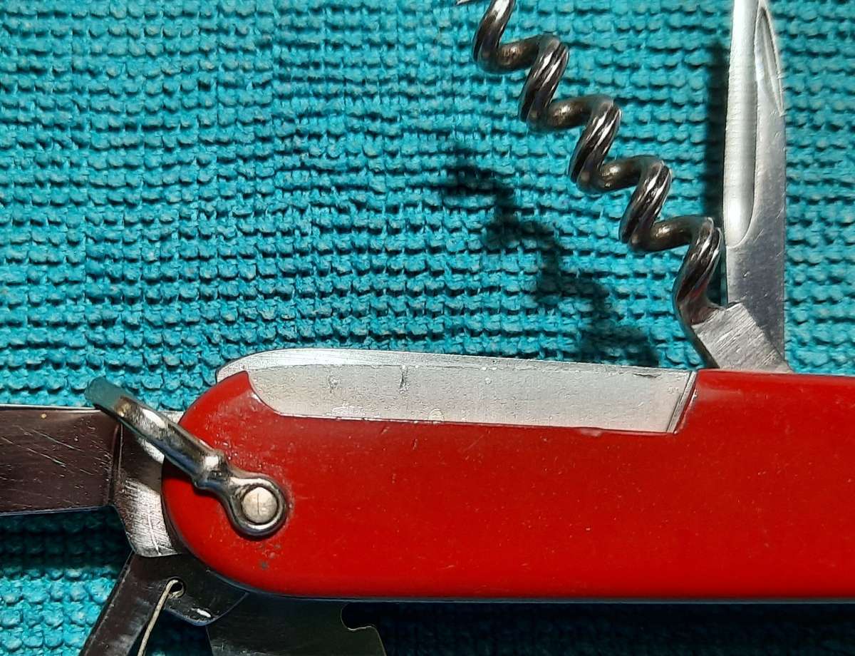 Swiss Army Knife Victoria 1960 Climber Rare with 5 ring grooved cork screw and Bale